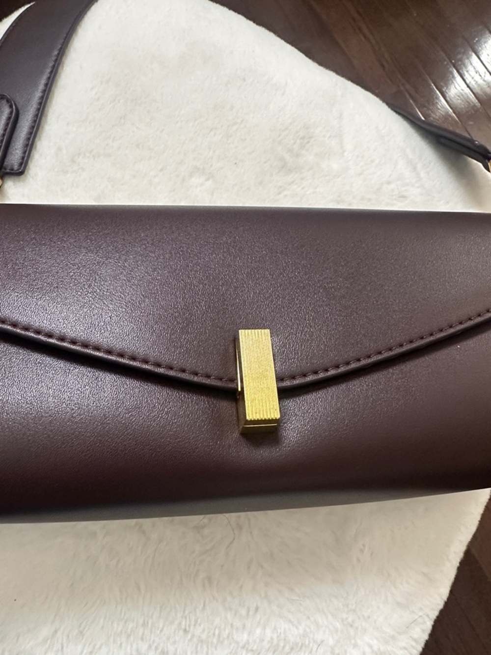 Rachel Zoe Plum Leather Shoulder Bag with Gold Hardware - Picture 4 of 8